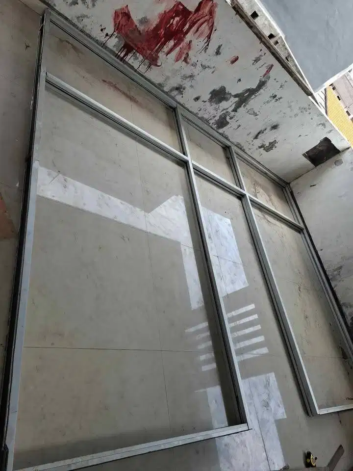 Paket Pintu dan Kaca Alumunium Lebar 383 cm Tinggi 300cm