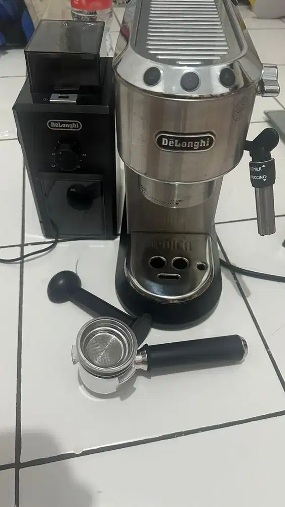 Mesin Kopi DeLonghi Dedica EC685.M – Like New (Belum Pernah Dipakai)