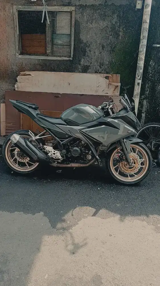 Jual motor CBR 150R tahun 2016