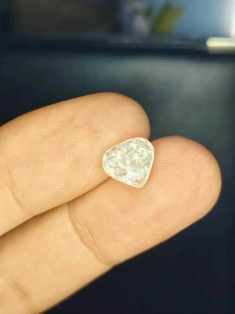 Natural Triphane Spodumene 2.98crt Afganistan
Luster Menyala Memo GLI