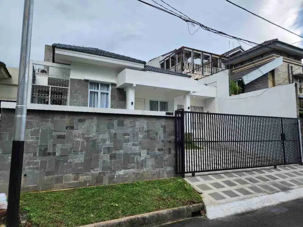 Rumah Asri dan Siap HUni di Pondok Indah, Jakarta Selatan