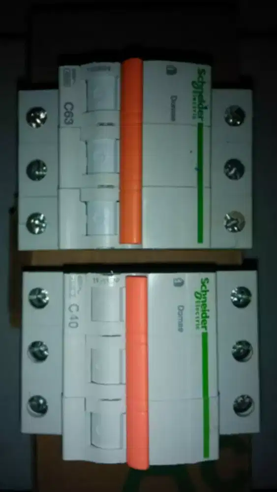 Mcb domae schneider 63a&40a 3phase 2pcs seken