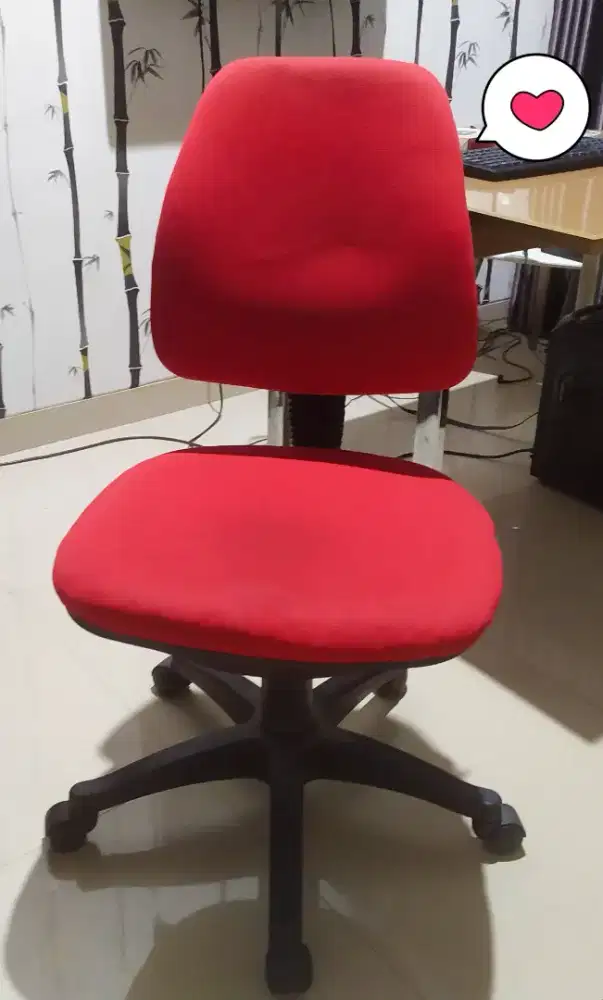 Jual kursi kantor Informa merah kondisi baik