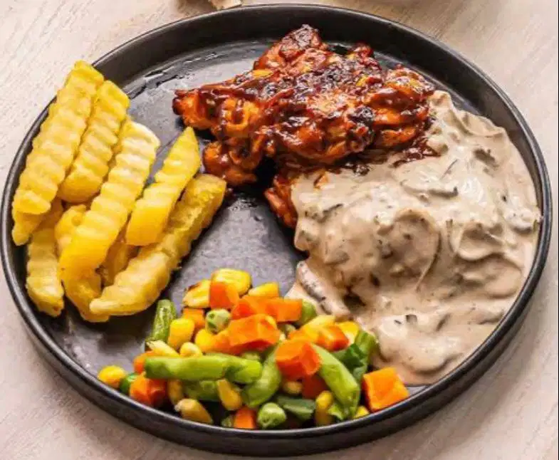 dicari pembantu rumah tangga dan ngurus anak