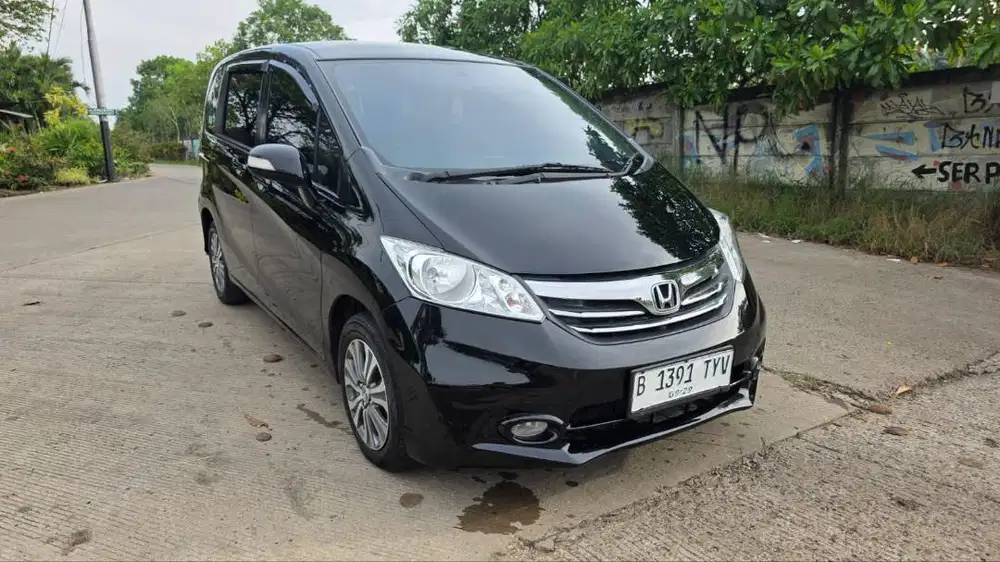 Freed 1.5 E PSD 2014 matic pjk pjg bln 9 km asli 77rb fullset orisinil