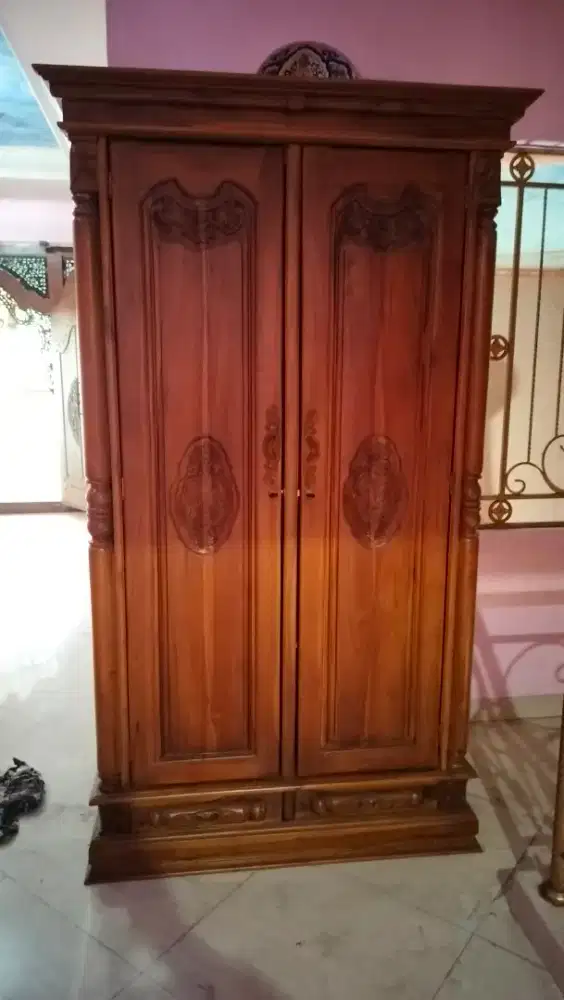Lemari Jati ukir 2pintu kokoh