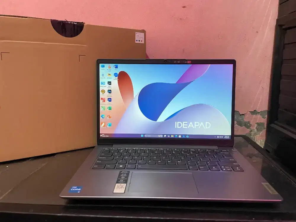 Jual beli laptop bekas atau macbook matitotal atau rusak
