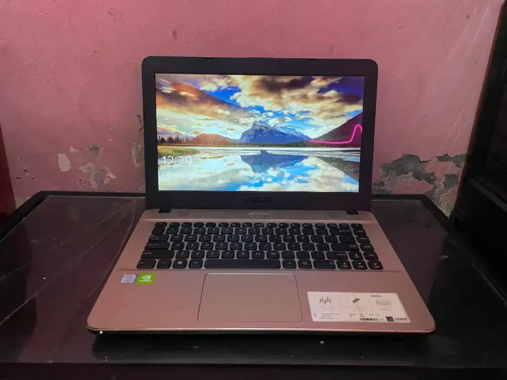 Jual beli laptop bekas atau macbook matitotal atau rusak