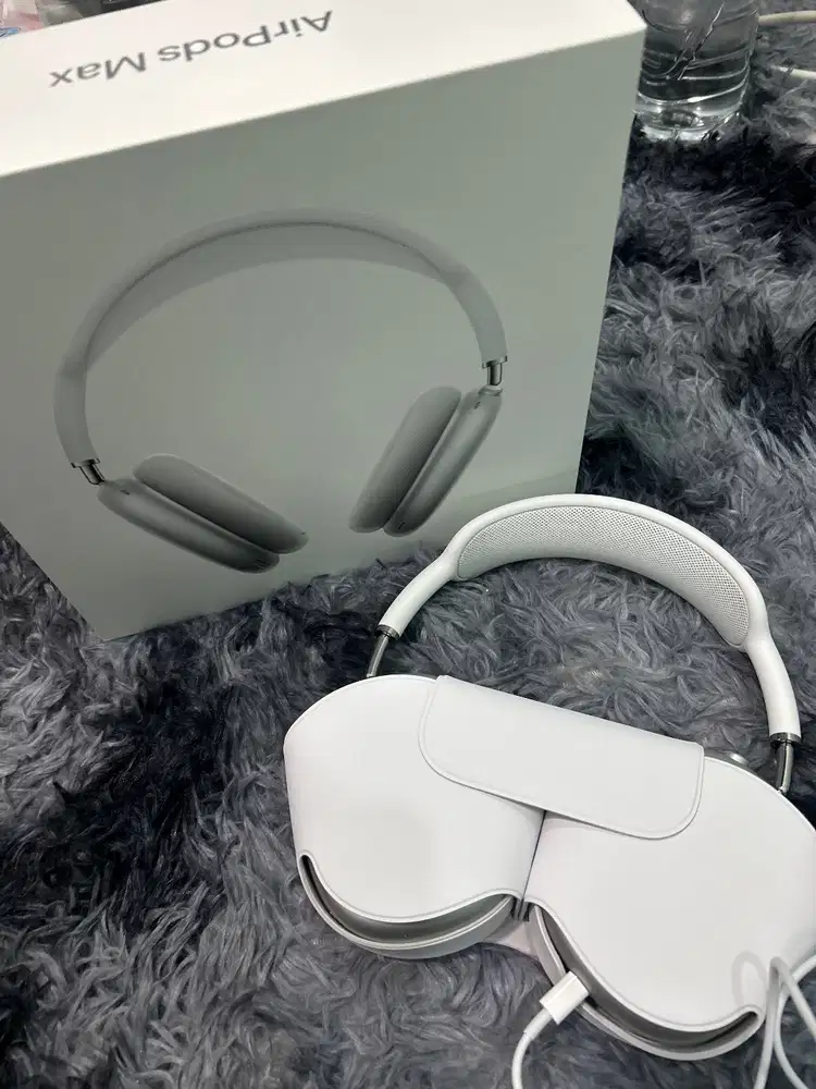 Air Pods Max second like new, second pemakaian pribadi. Bisa nego