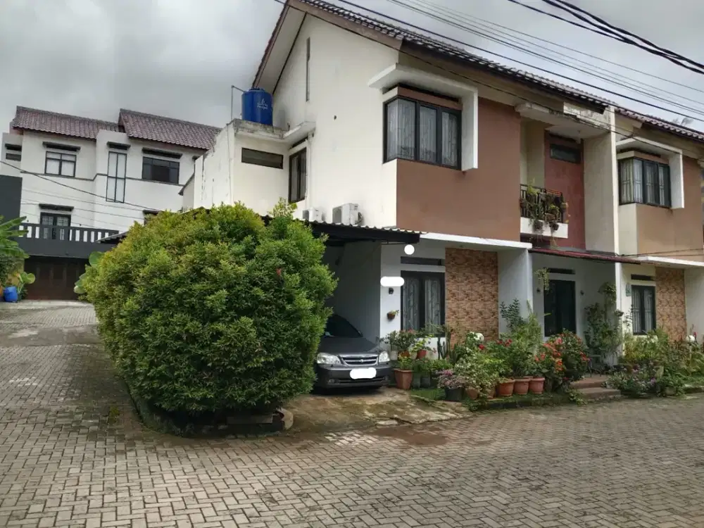 Rumah Hook di Cirendeu, Ciputat Siap Huni.