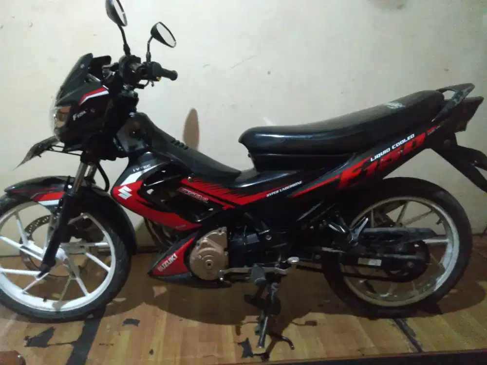 jual cepat suzuki satria tahun 2009 karburator ,.nego tipis