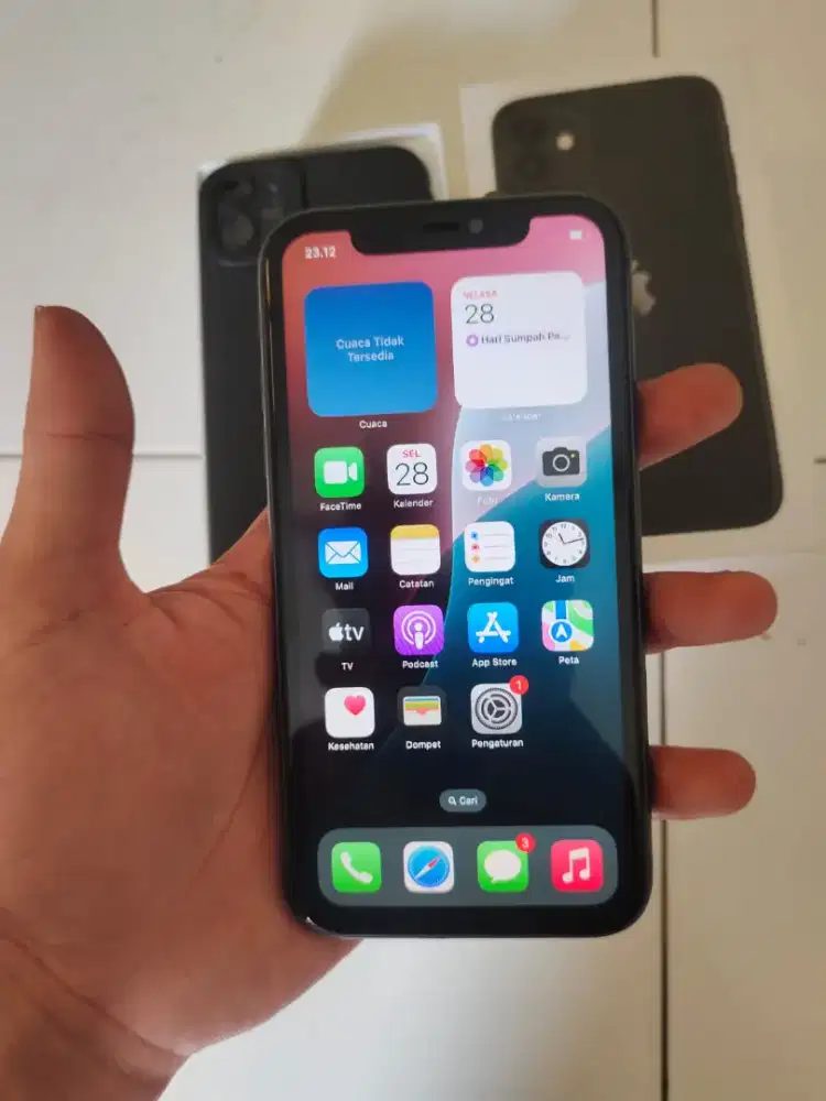jual cepat iphone 11 64gb ibox fullset Bh 100% no minus masih mulus