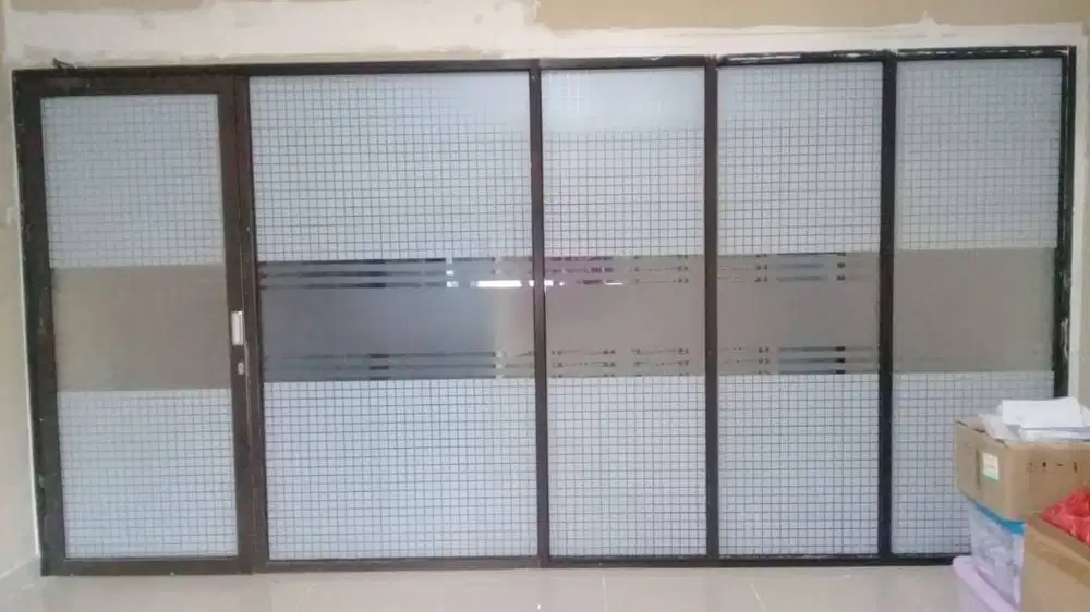 Pasang  Gypsum GRC + Kusen Aluminium Alumunium + WPC Memer PVC + Kaca