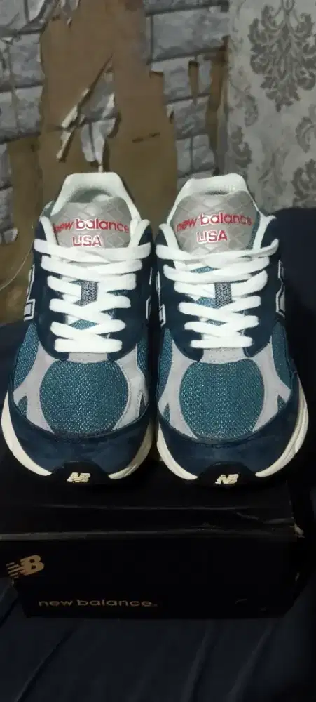 Sepatu NB 990 USA limited edition