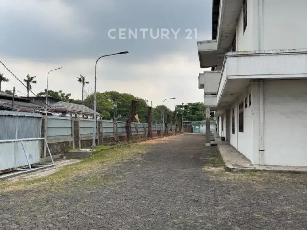 dijual Pabrik di kawasan industri Delta  Silicon Lippo  Cikarang Luas 15000 m2