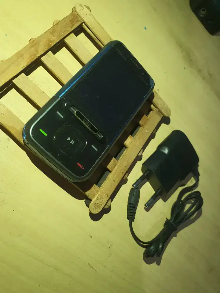 Nokia 5610 Xpressmusic biru hitam