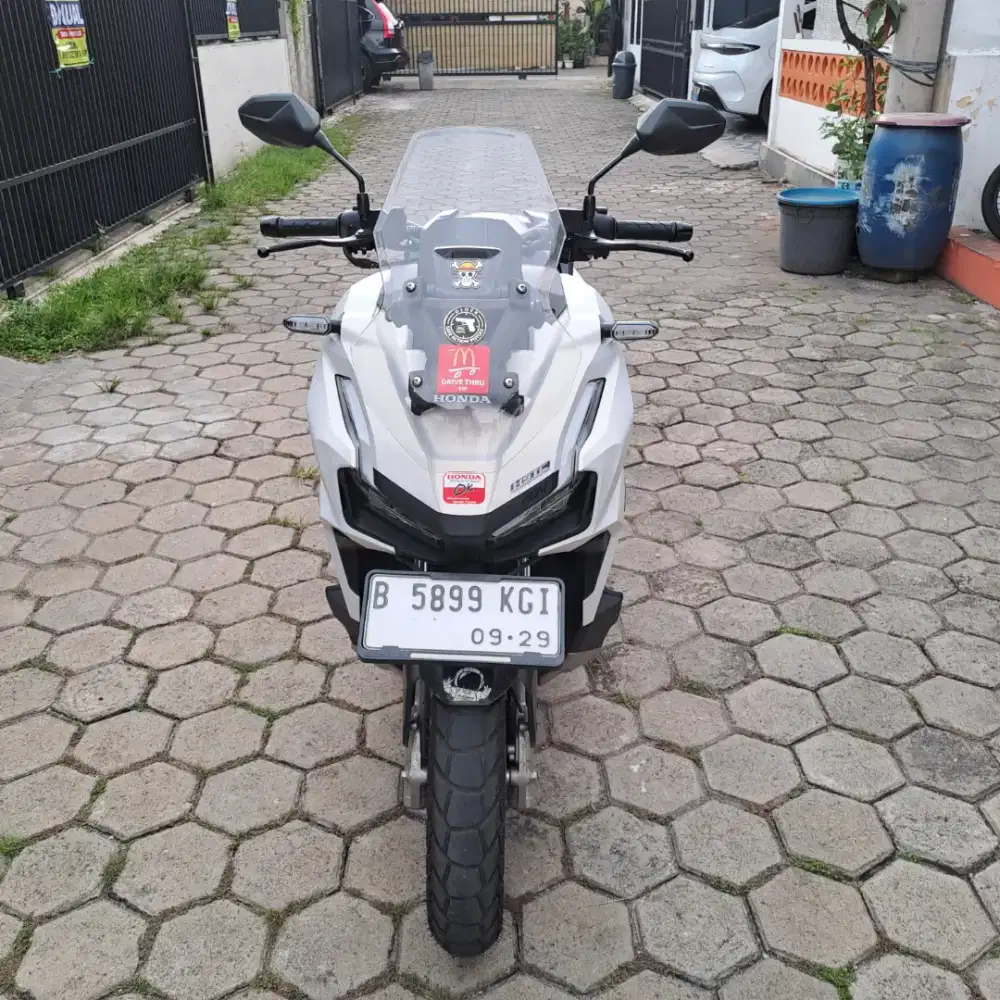 Honda ADV 160 putih Doff