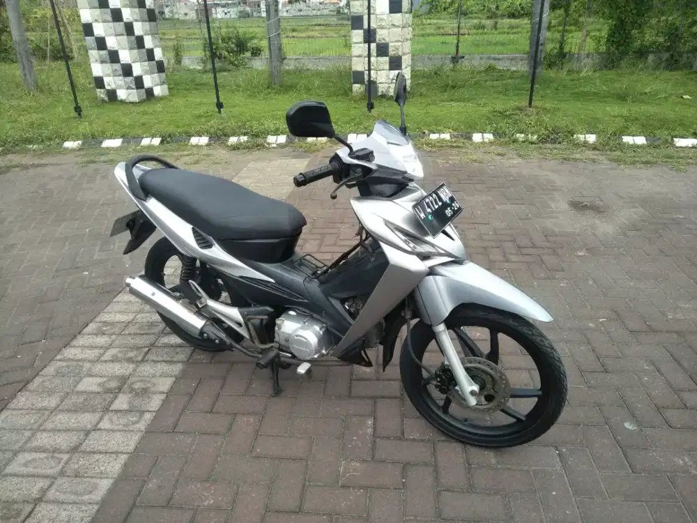 Jual motor bekas Honda Revo thn 2007