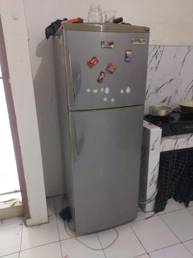 Jual cepat bundling kulkas 2 pintu dan oven