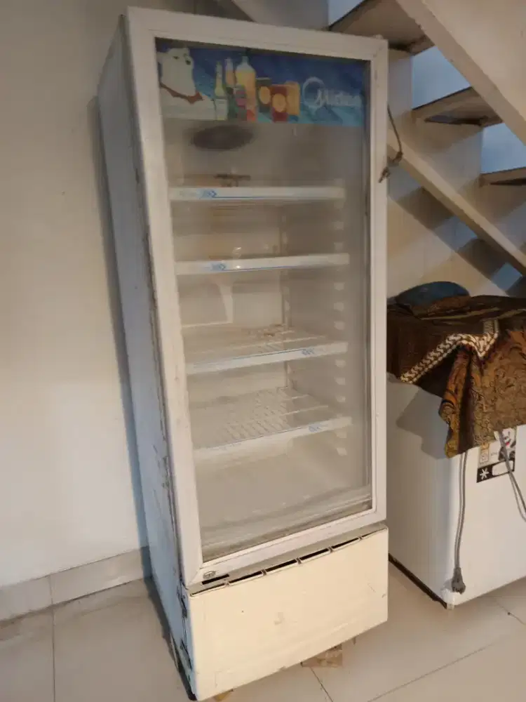 Showcase bekas 500 ribu