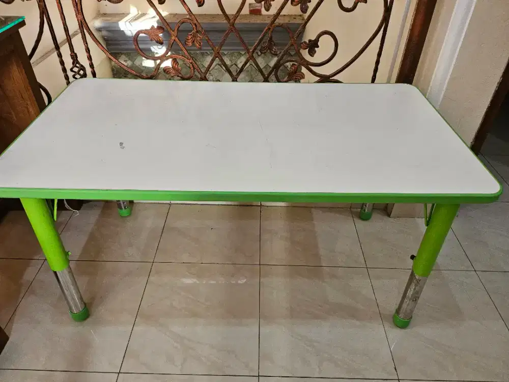 Meja Belajar Informa Preloved