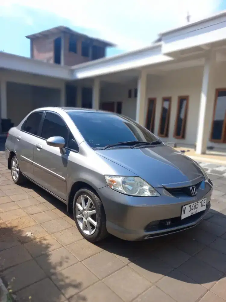 Mobil sedan Honda city matic 205