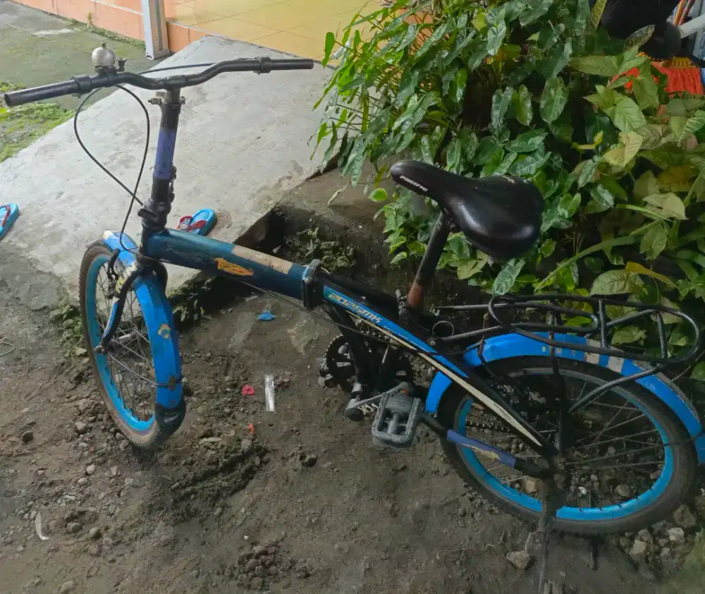 Sepeda lipat kondisi normal