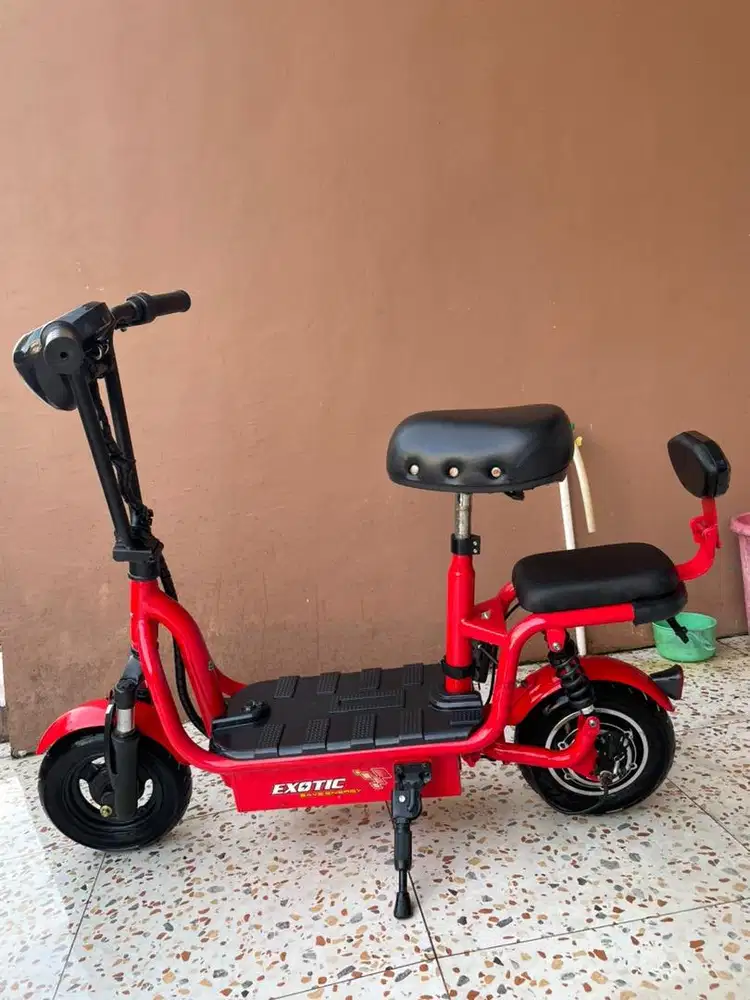 Scooter listrik seperti baru