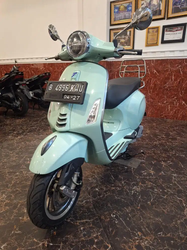 Sales ima dp 2 jt , Vespa Primavera 150 abs 2022 . Bisa Credit Card