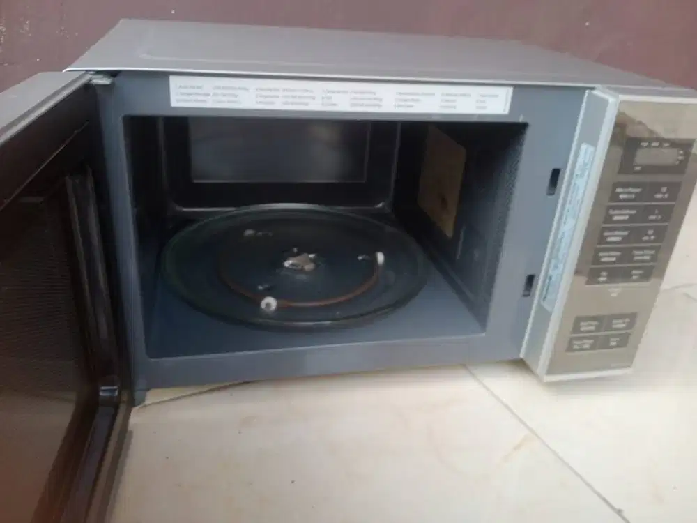 Microwave bagus kondisi seperti baru