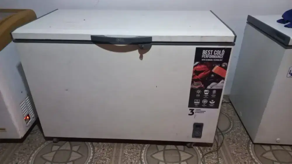 Dijual freezer 400 ltr