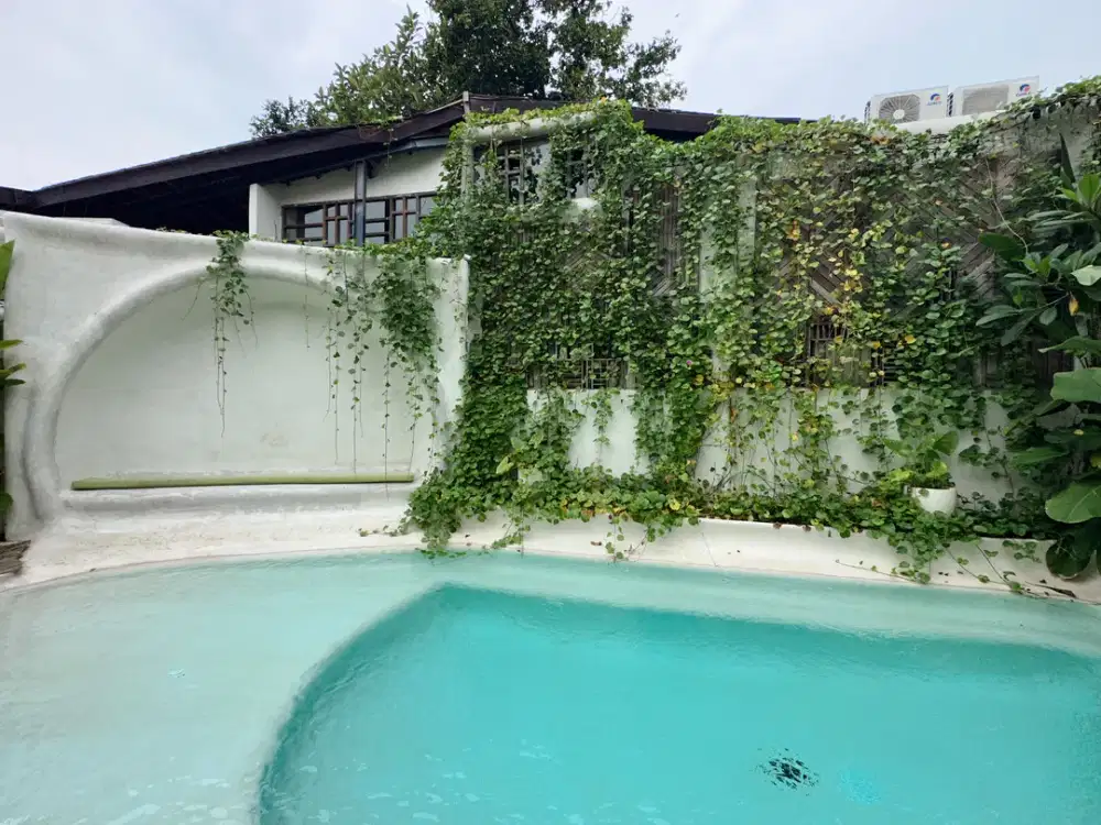 Leasehold - Stylish 8-Unit Villa Complex - Top Investment in Canggu, Bali