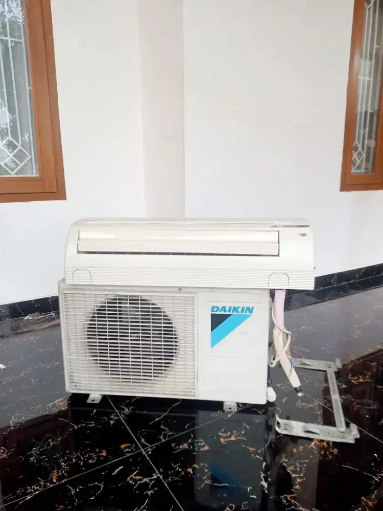 JASA SERVICE AC TAMBAH FREON PERGANTIAN SPAREPART BONGKAR PASANG AC