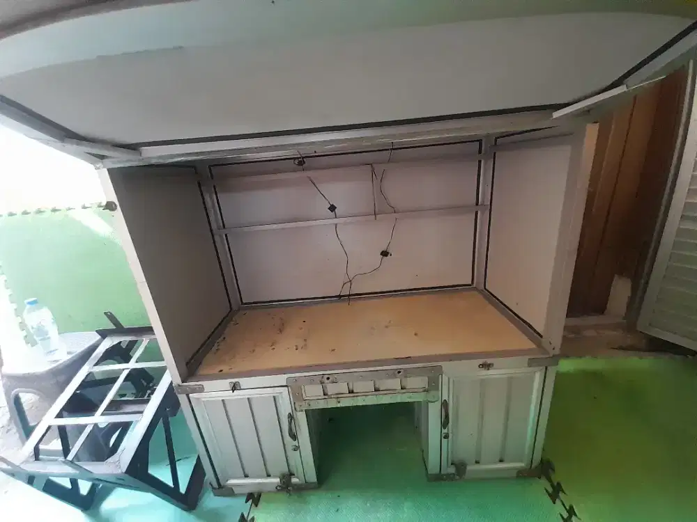 Rombong untuk kopi keliling di motor