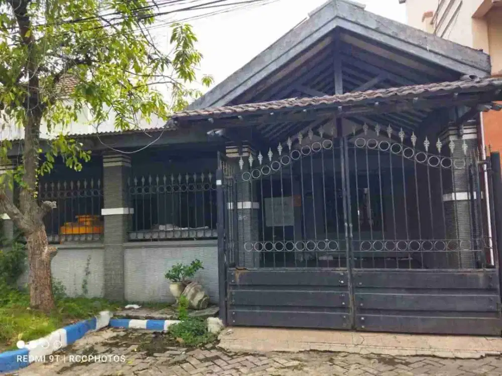 ‼️BUTUH LAKU CEPAT‼️ 
Rumah REMEK HITUNG TANAH BUTUH RENOVASI di Perum Pondok Tjandra Indah