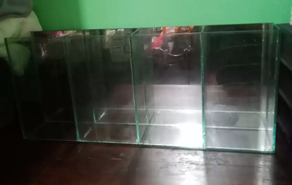 Pajangan buah-buahan dari kaca