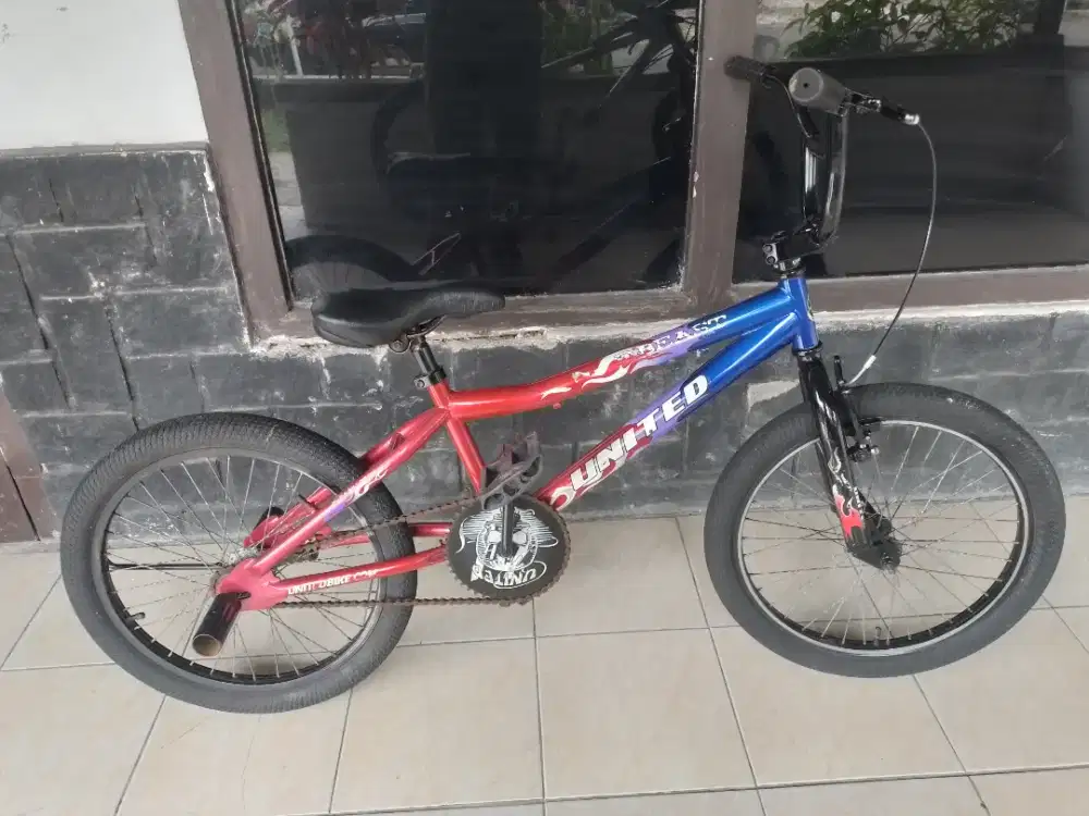 Sepeda bmx united