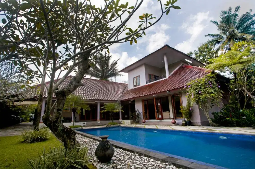 Villa Luas 2900 m Dengan Kolam Renang Utara UII JL Kaliurang Km 17