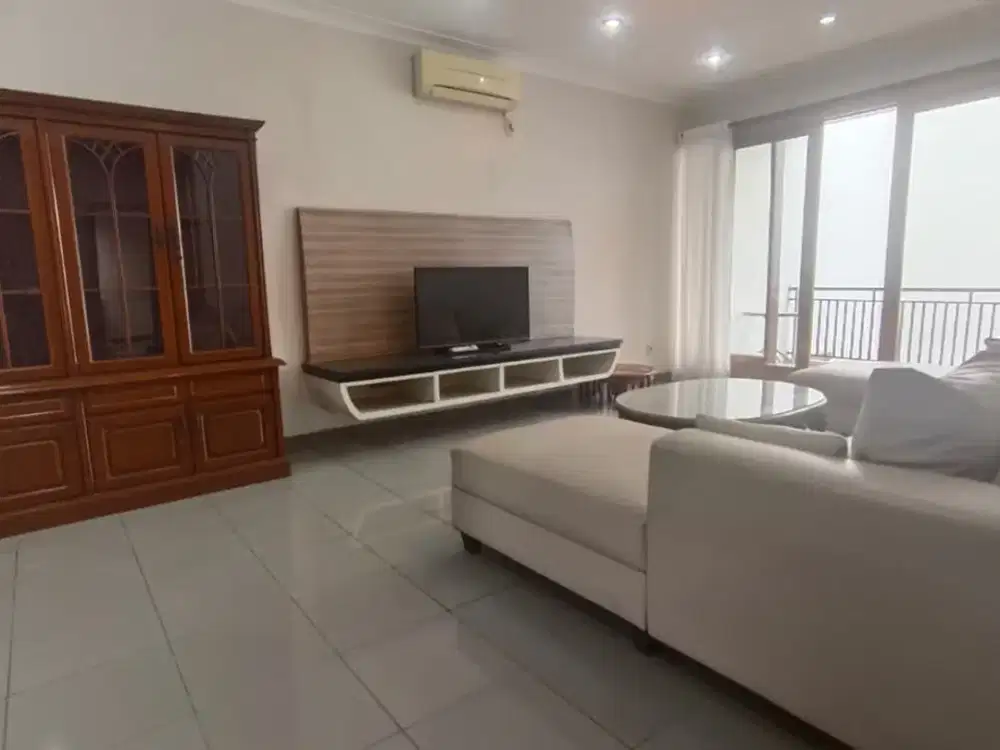 Rumah disewa - Lokasi Strategis, aman di Pondok Indah