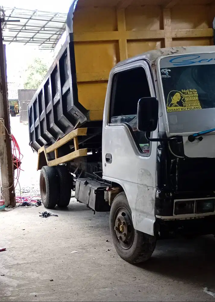 DUMP TRUK isuzu nk4-66