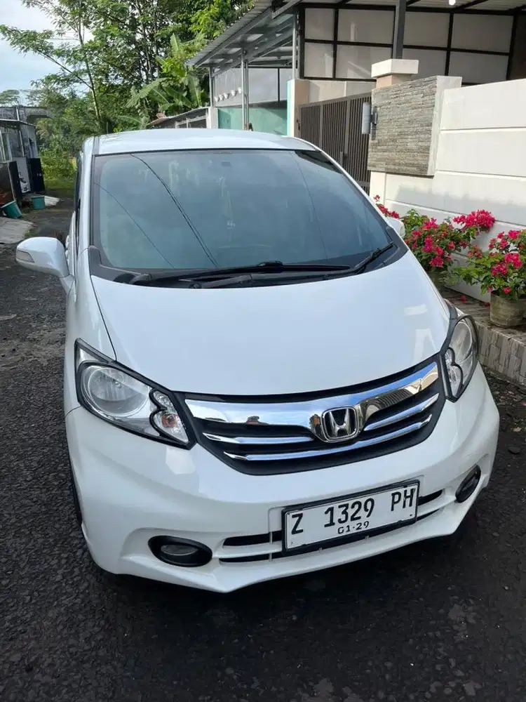 Honda freed 2013 low km