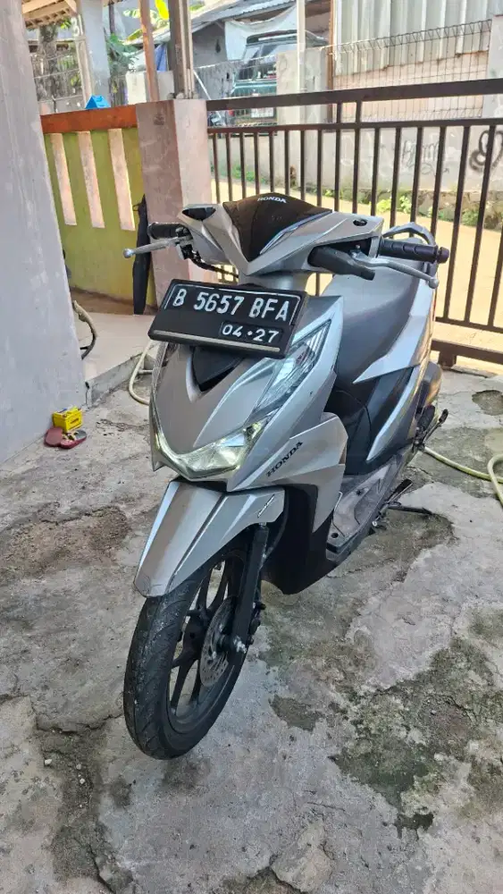 Honda Beat Deluxe 2022 Silver