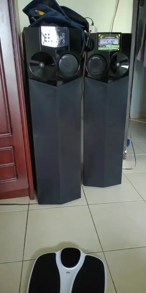 Speaker Roadmaster Monster 210