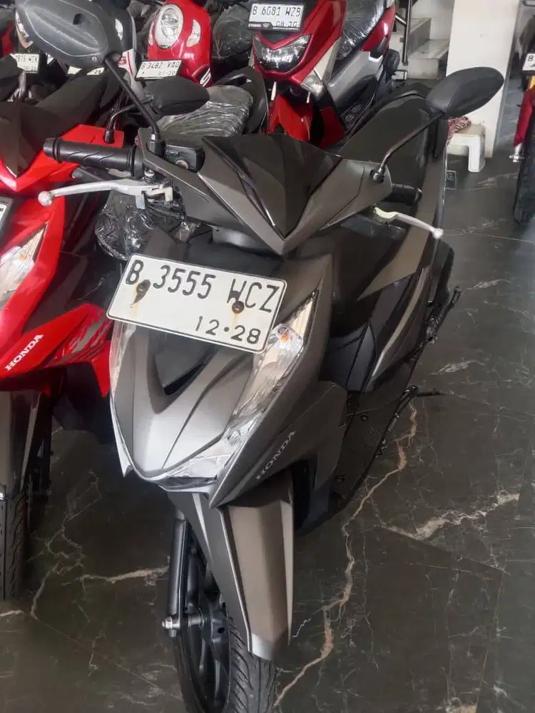 BEAT Deluxe 2023 Low Km - Maulana Motor