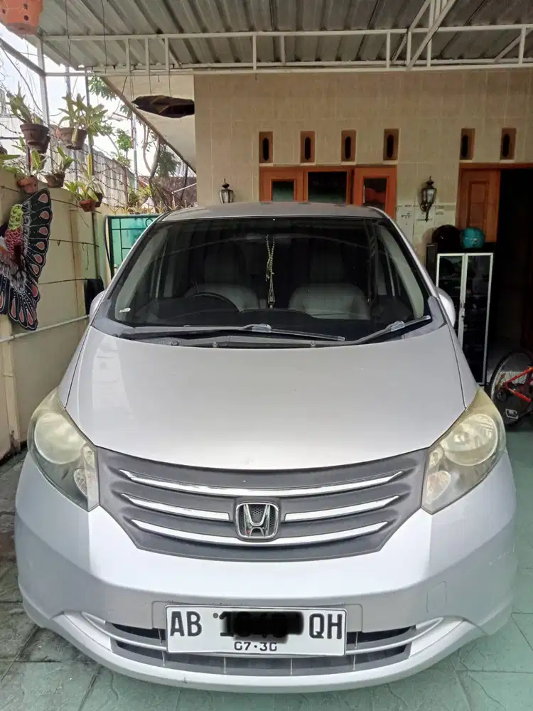 Dijual cepat Freed 2010