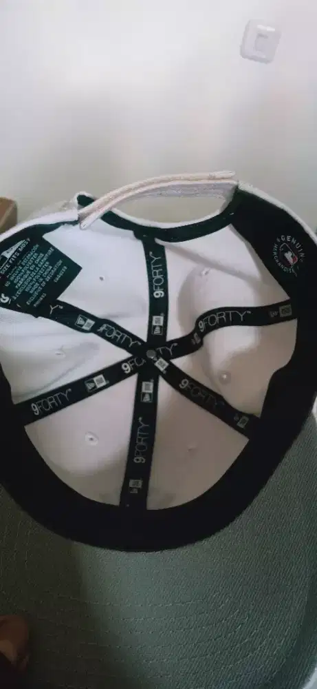 Topi NY Original Like New Warna Putih Dan Biru Dongker