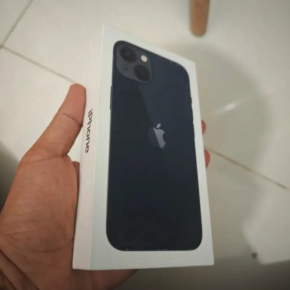 IPHONE 13 128 GARANSI RESMI IBOX 1 TAHUN NO REPACK