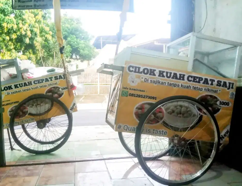Pedagang Cilok Kuah Keliling