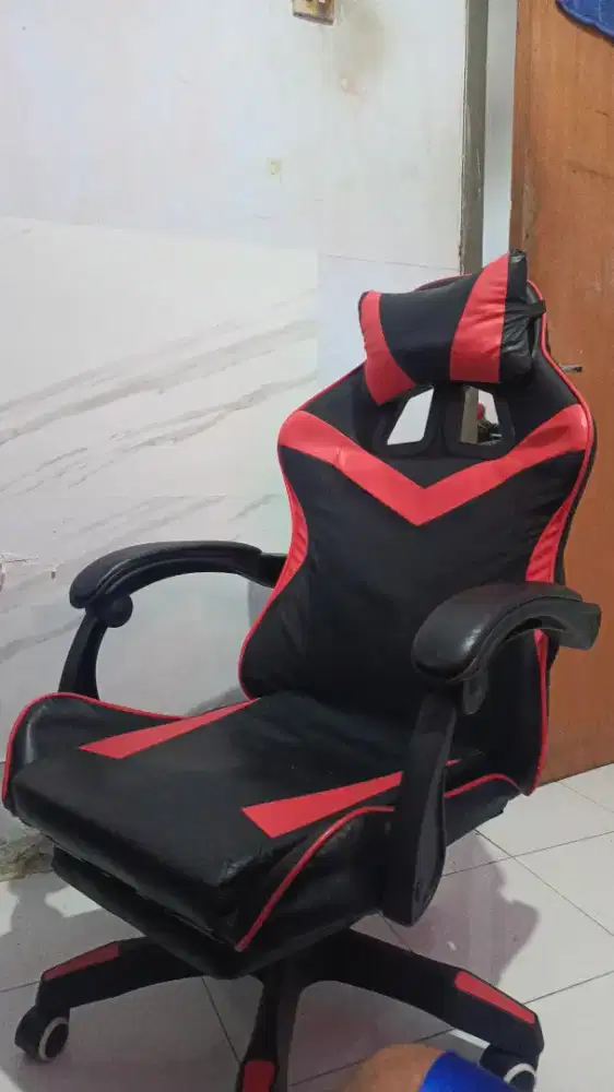Kursu Etife gaming warna hitam merah