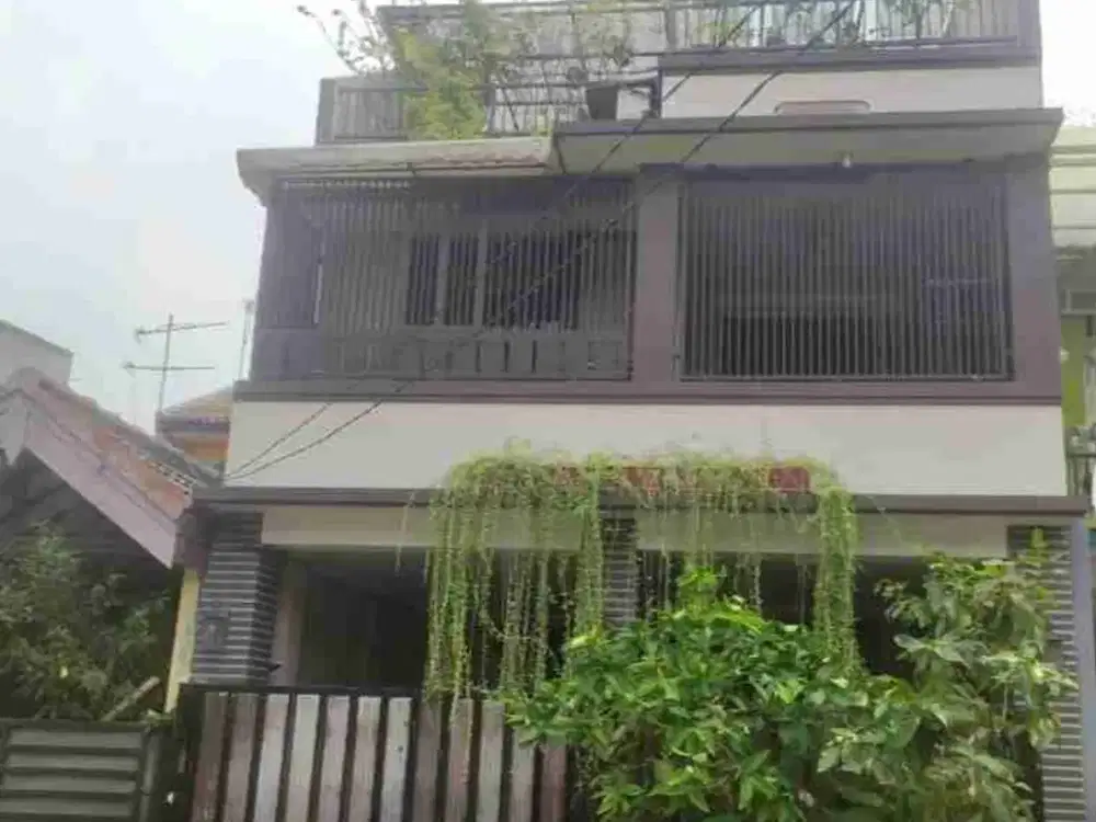 RUMAH MODERN 2 LANTAI PERUMAHAN KEMANG PRATAMA 2 BEKASI